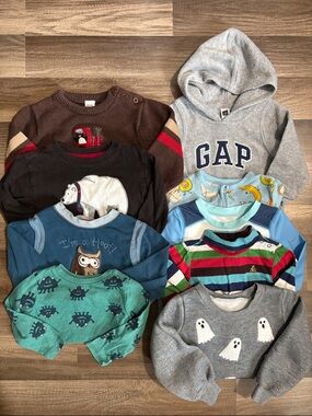 Lot of 9 Baby 12-18 months Shirts + Pjs + Fleece Bodysuit